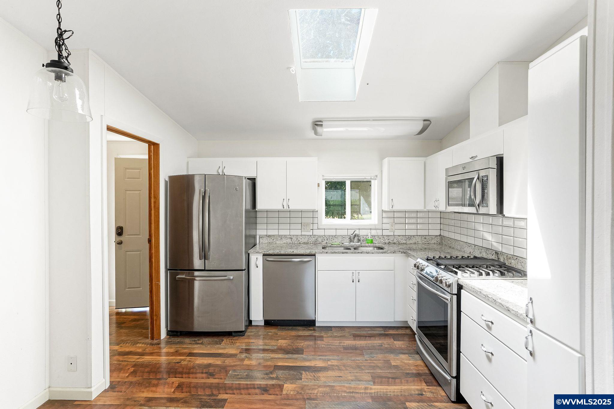 1677 Talbot Road Southeast Jefferson, OR 97352 - Photo 10 of 43 Gallery Image 10