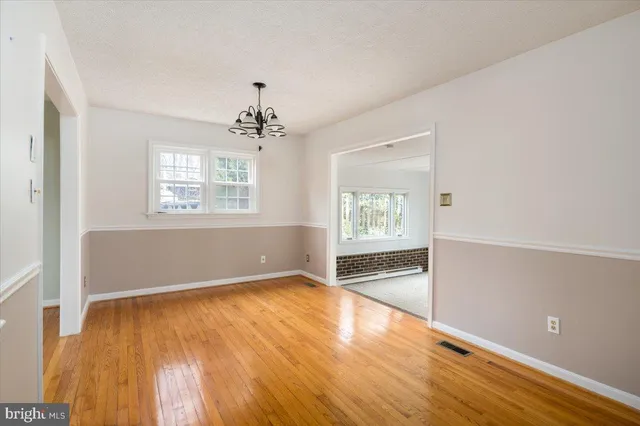 $2,300 | 181 Longstreet Avenue, Fredericksburg, VA 22401