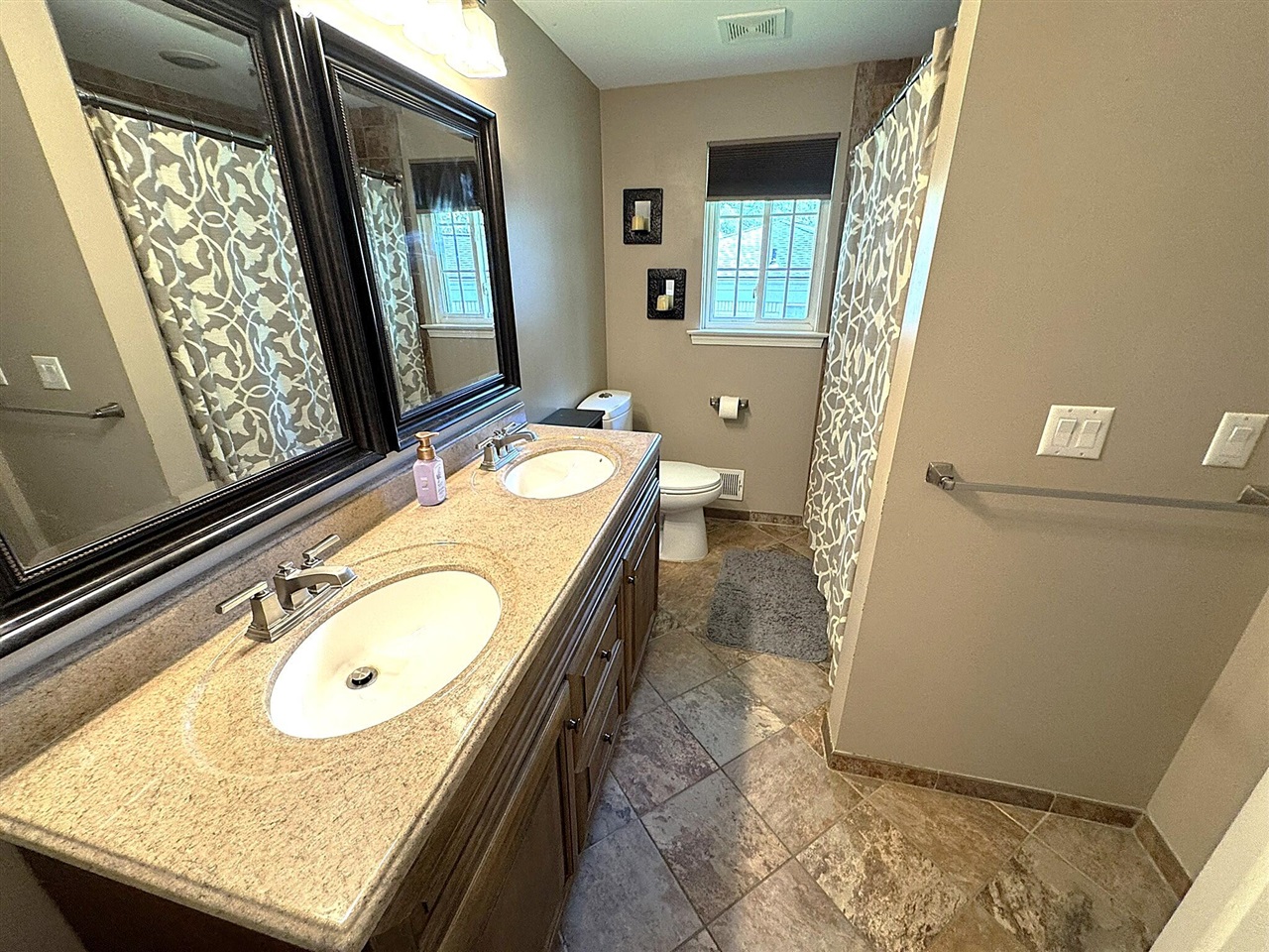 39889 Coronation Road Canton, MI 48188 - Photo 35 of 51