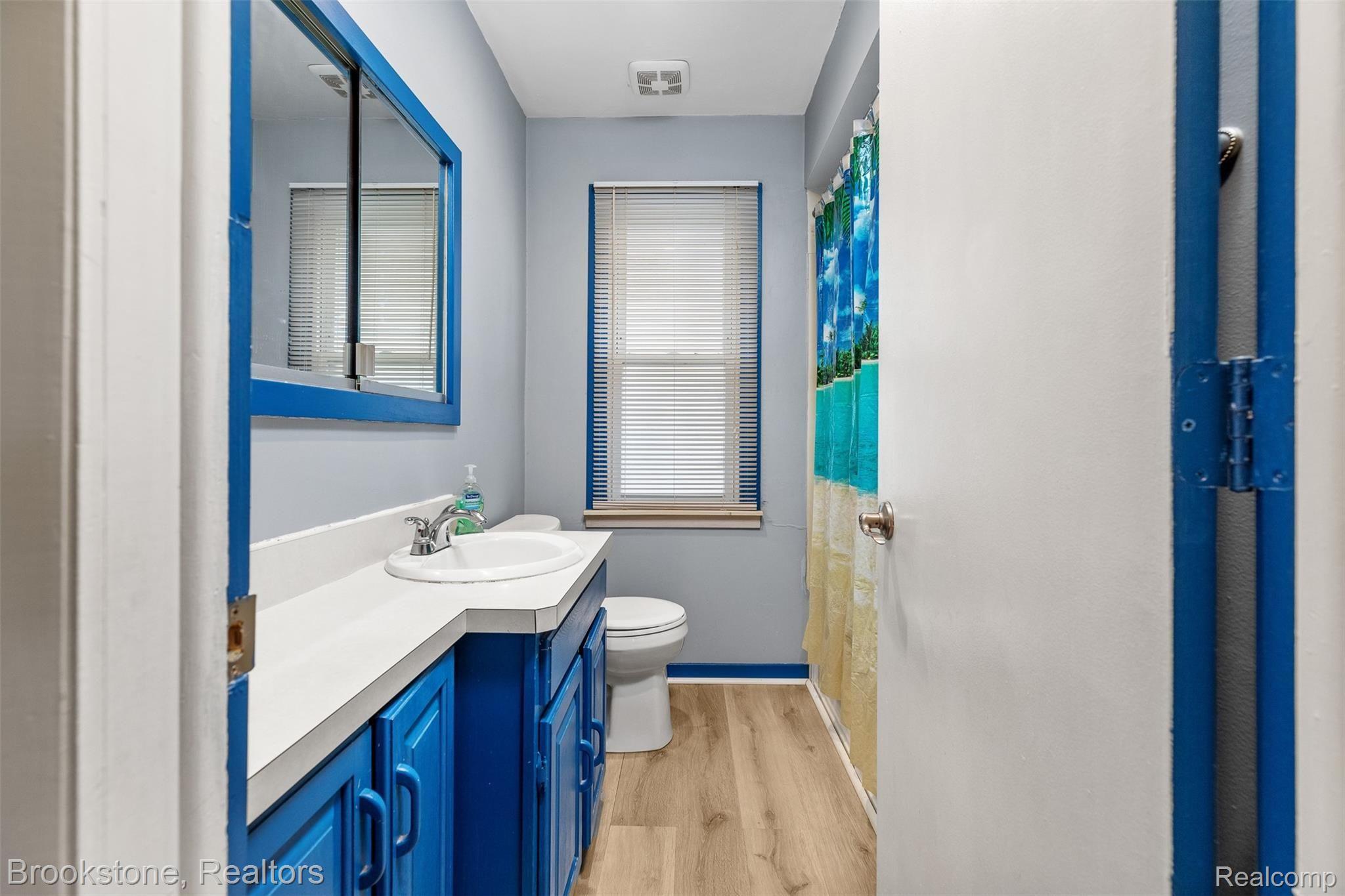 20859 Hampton Road Harper Woods, MI 48225 - Photo 19 of 23 spacious bathroom