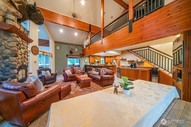 $849,950 | 351 Lost Lake Road, Easton, WA 98925