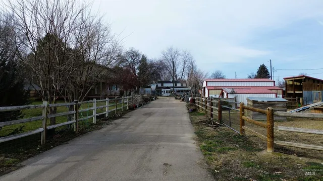$649,500 | 16985 Garnet Road, Wilder, ID 83676