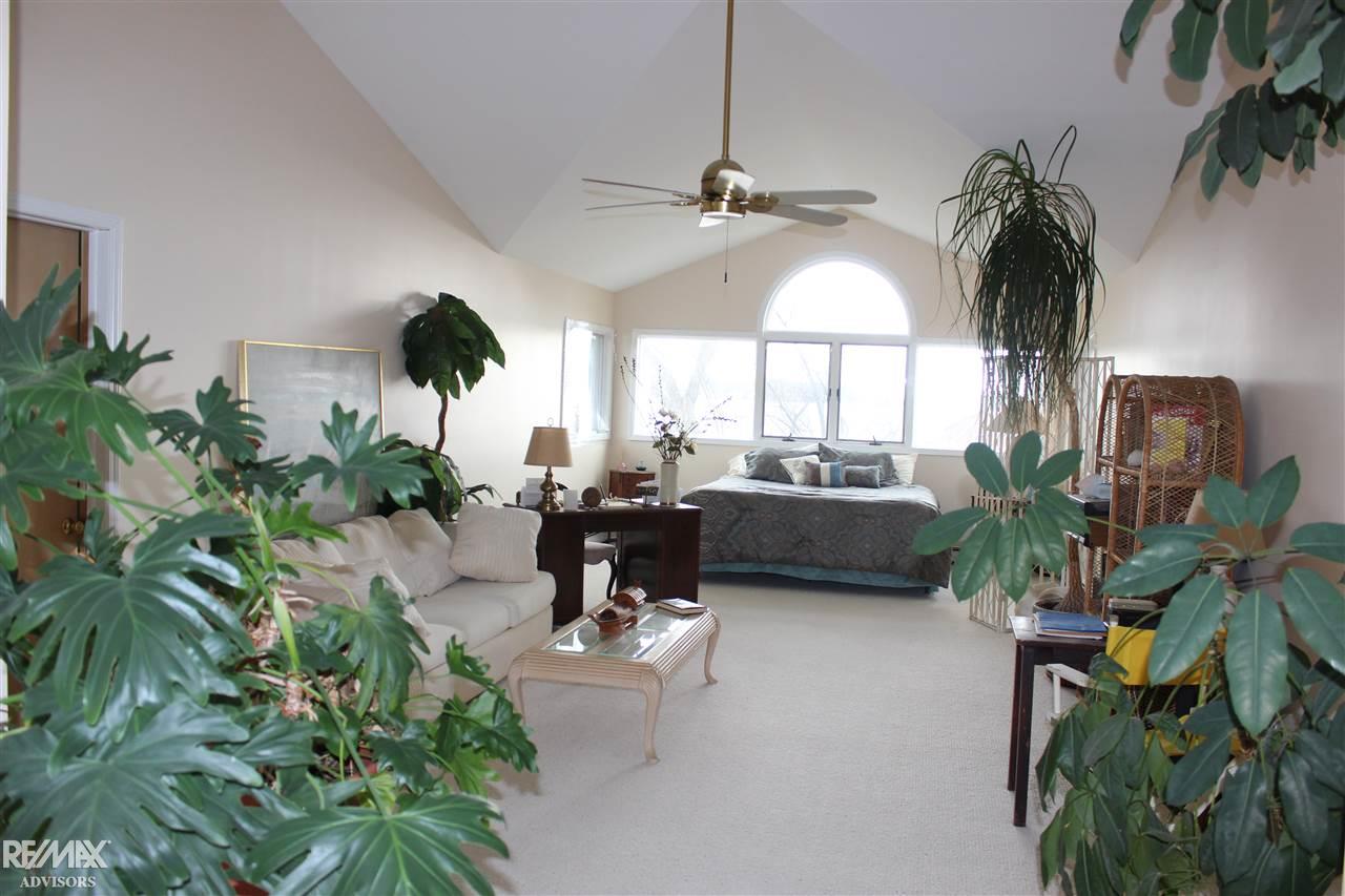 5237 Pointe Tremble Road Algonac, MI 48001 - Photo 13 of 35 31312443-12.JPG