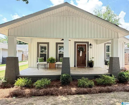 $385,000 | 7807 Parkway Drive Southeast, Leeds, AL 35094