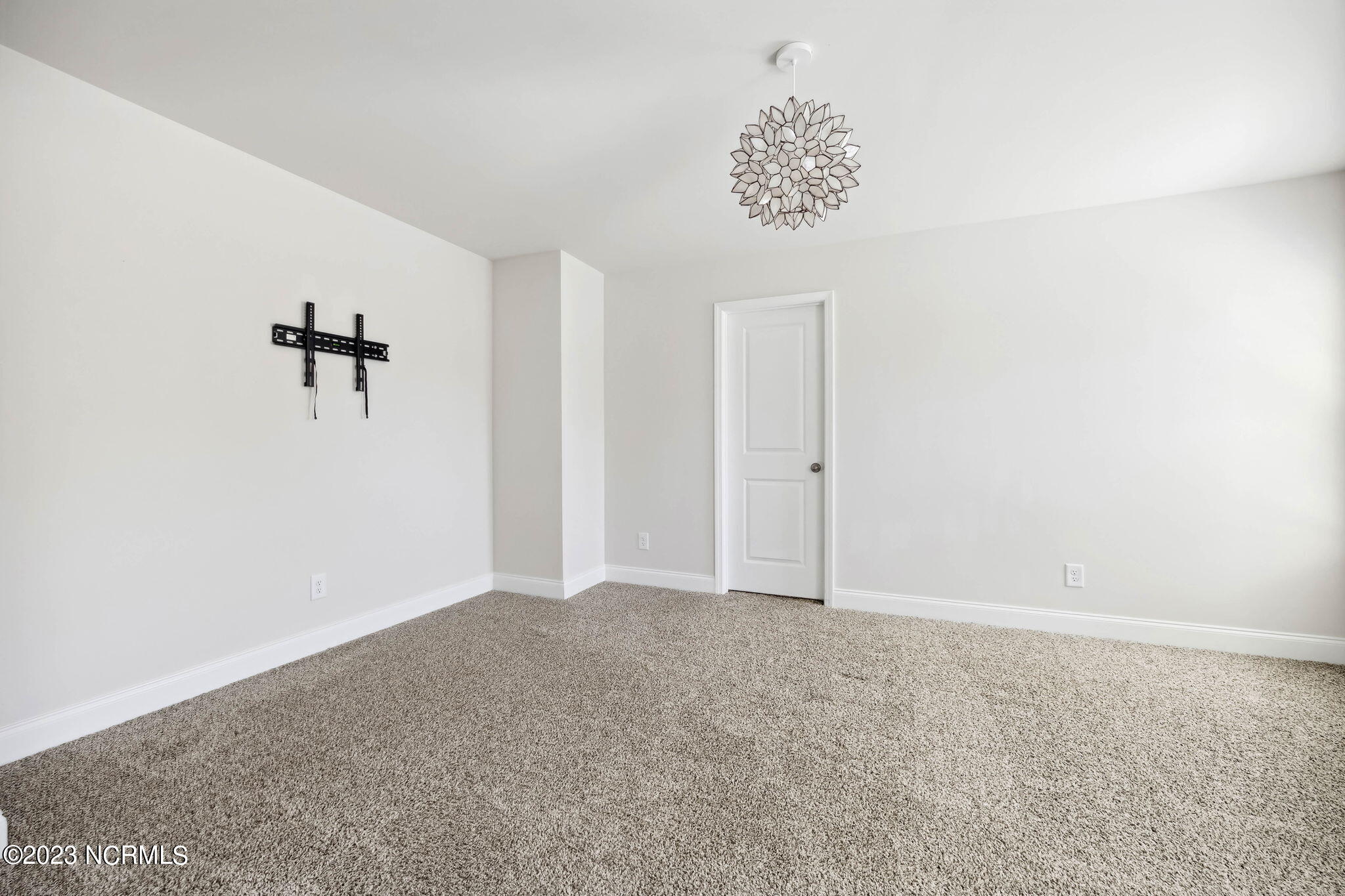136 Fontana Lake Road Aberdeen, NC 28315 - Photo 25 of 39 22-web-or-mls-H22A3294