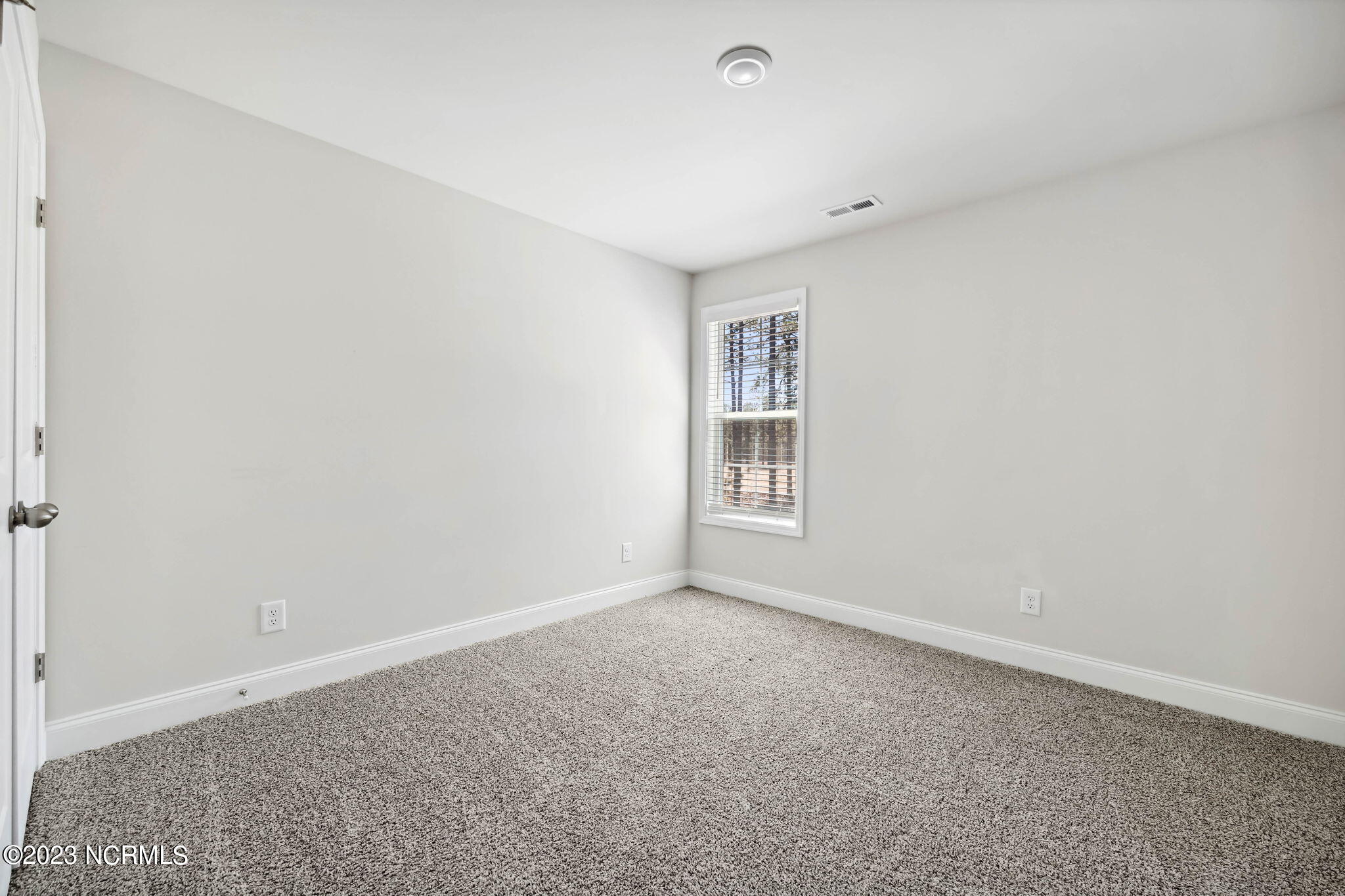 136 Fontana Lake Road Aberdeen, NC 28315 - Photo 27 of 39 24-web-or-mls-H22A3309