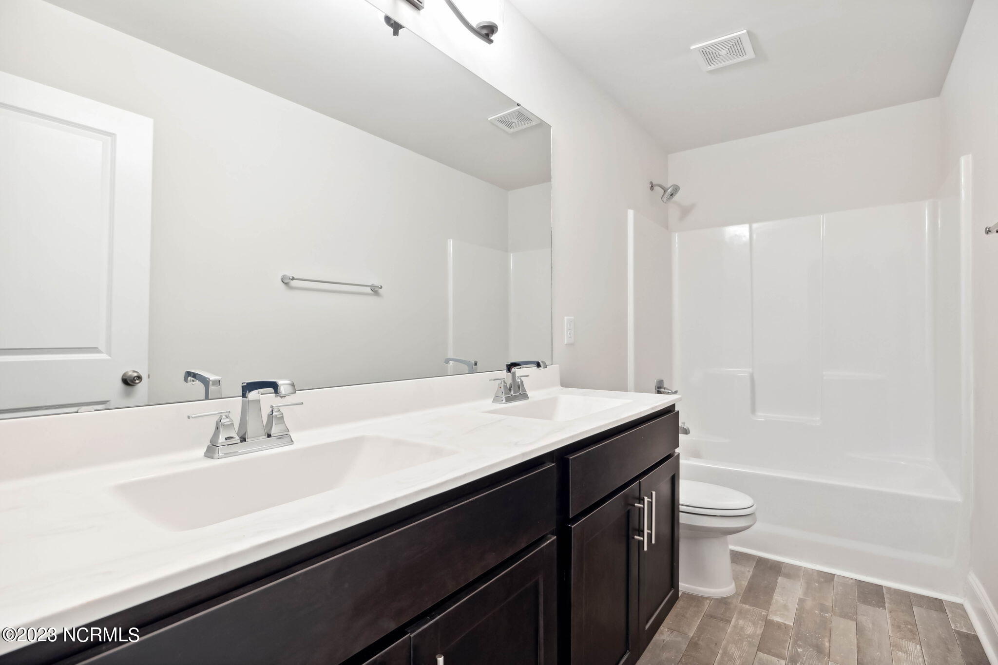 136 Fontana Lake Road Aberdeen, NC 28315 - Photo 29 of 39 26-web-or-mls-H22A3319