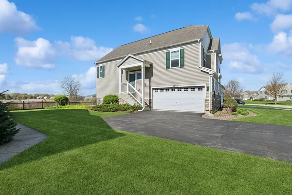 $290,000 | 1250 Parkview Drive, Antioch, IL 60002