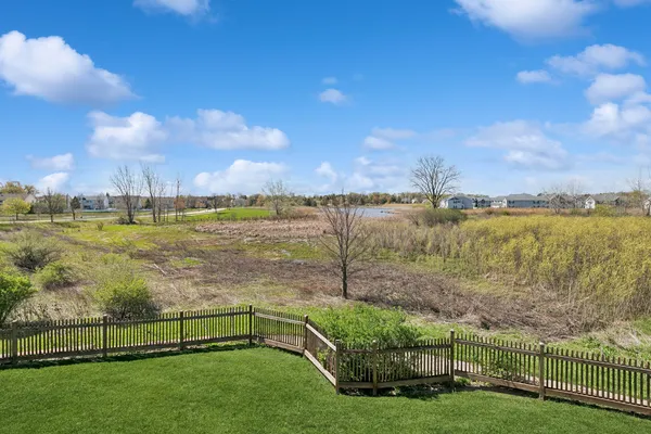 $290,000 | 1250 Parkview Drive, Antioch, IL 60002