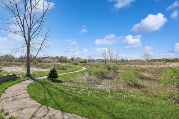 $290,000 | 1250 Parkview Drive, Antioch, IL 60002