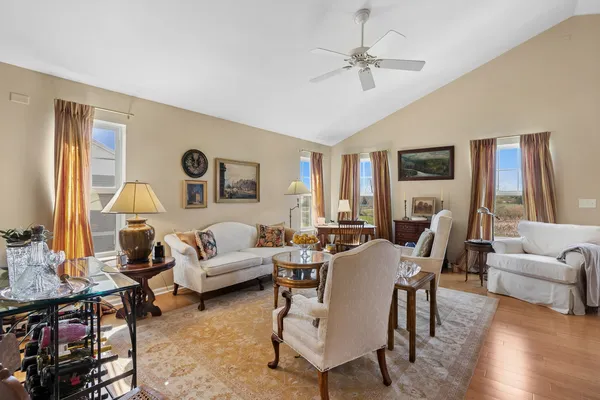 $290,000 | 1250 Parkview Drive, Antioch, IL 60002