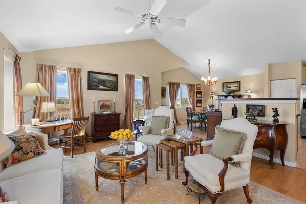$290,000 | 1250 Parkview Drive, Antioch, IL 60002