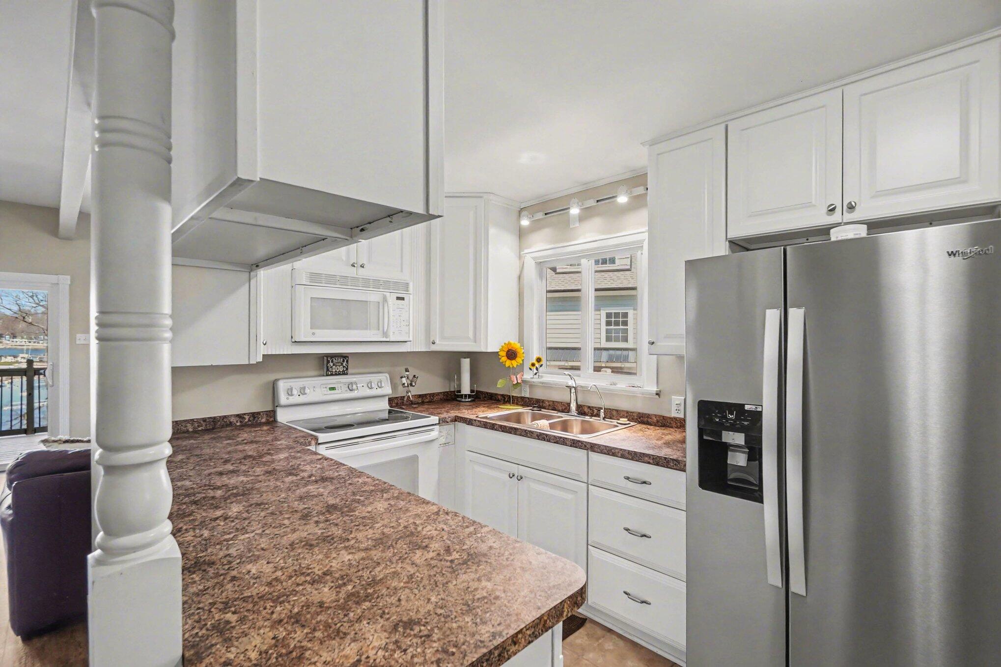 7788 West Royal Road Canadian Lakes, MI 49346 - Photo 12 of 38 014_file_1986