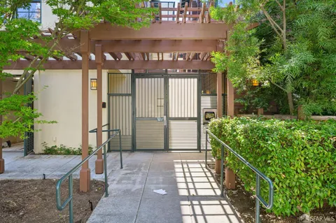 $7,000 | 435 Sheridan Avenue, Unit 201, Palo Alto, CA 94306