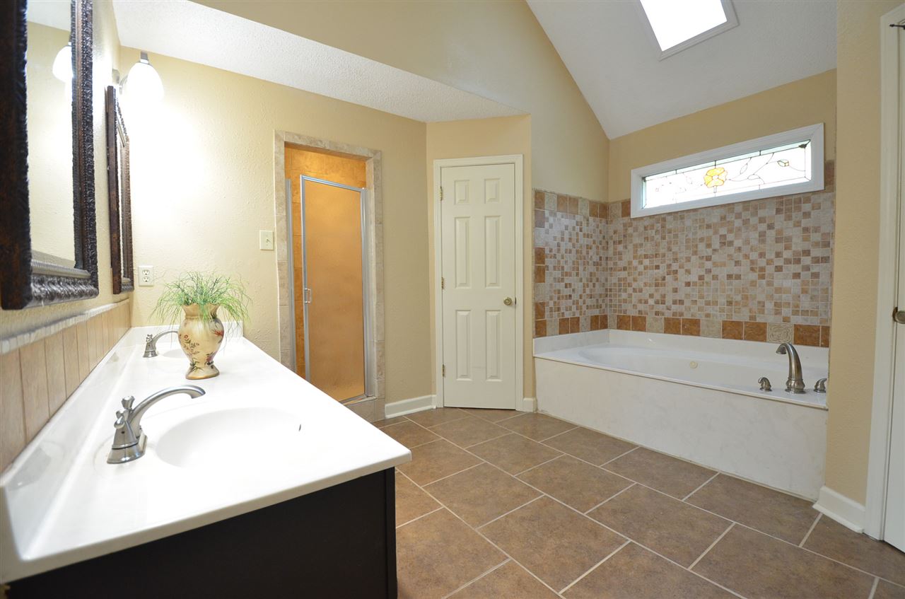 4010 Bartlett Country Road Bartlett, TN 38135 - Photo 11 of 25 Gallery Image 11
