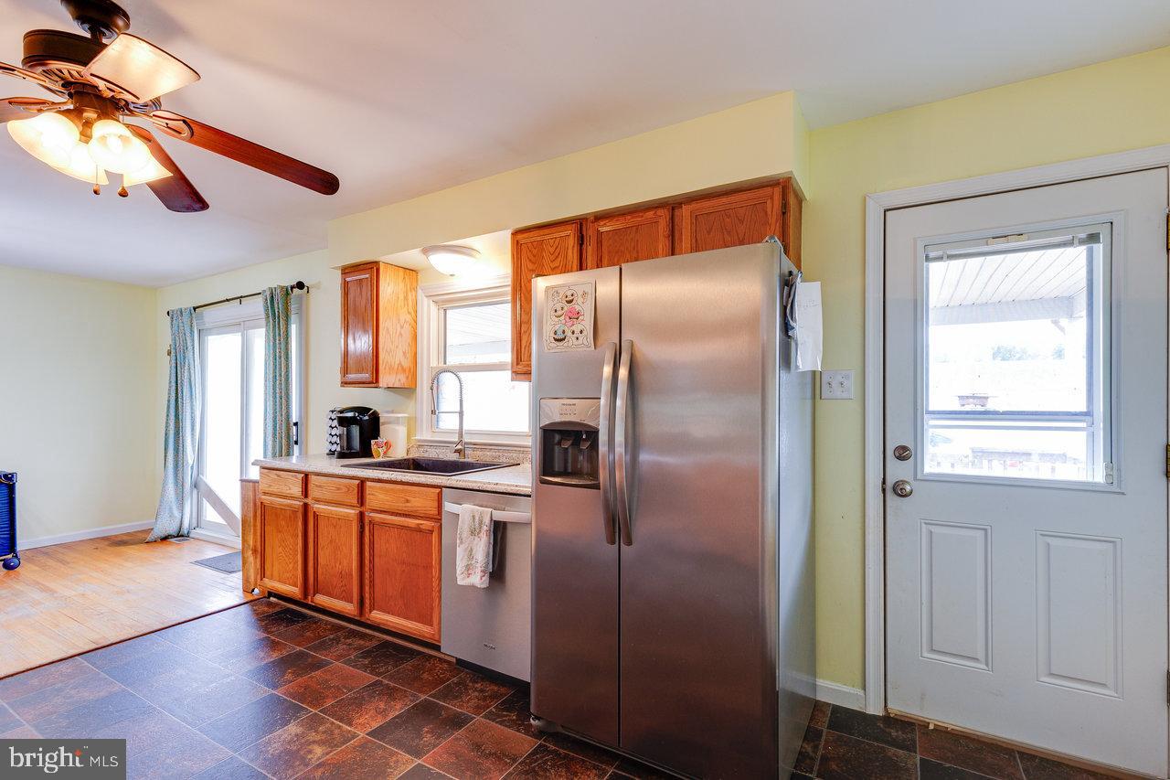 1789 Back Road Woodstock, VA 22664 - Photo 4 of 50 Upgraded appliances.