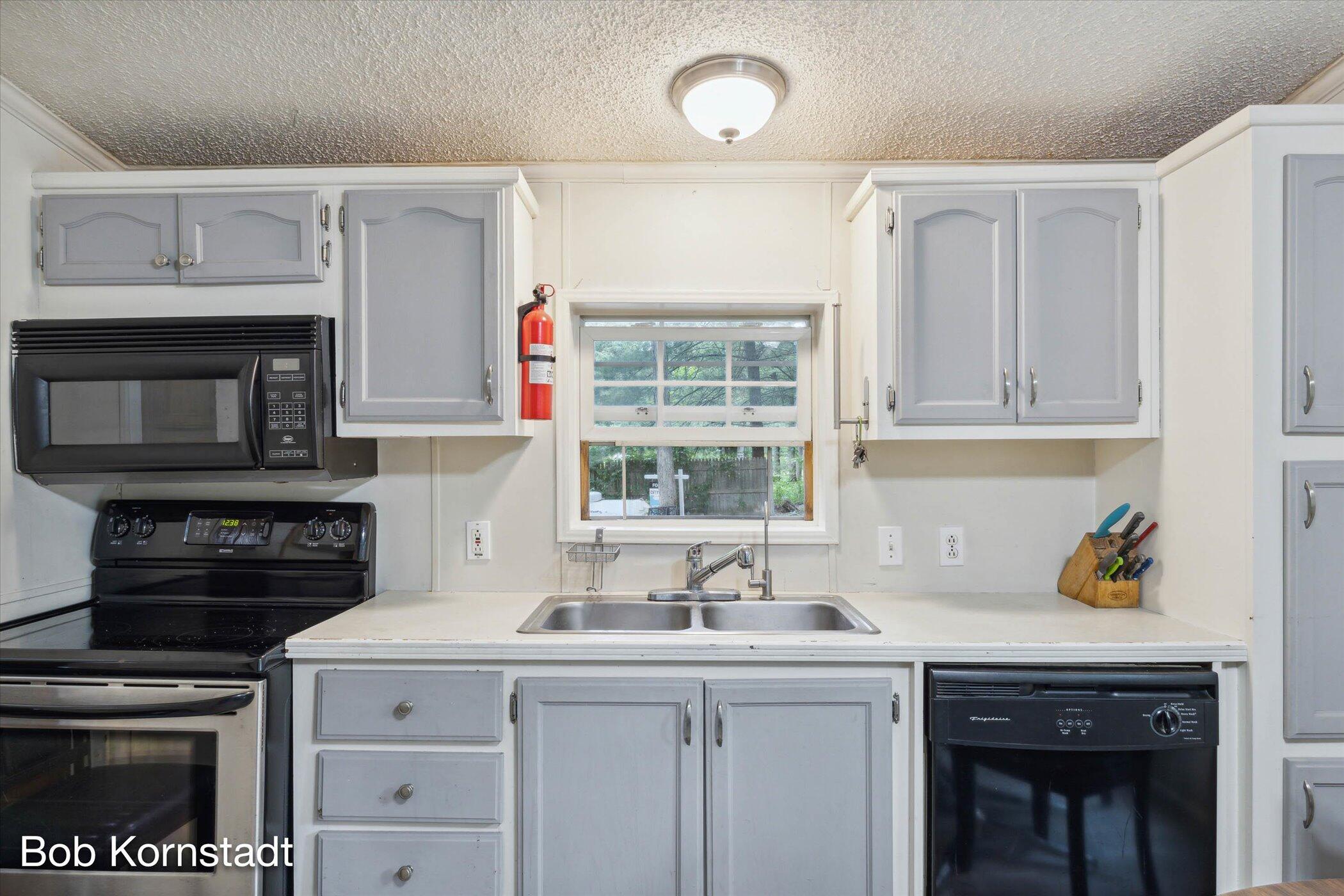 1762 Allen Road Allegan, MI 49010 - Photo 17 of 34 17-17-1762-Allen-Rd-Allegan-MI-49010-Win