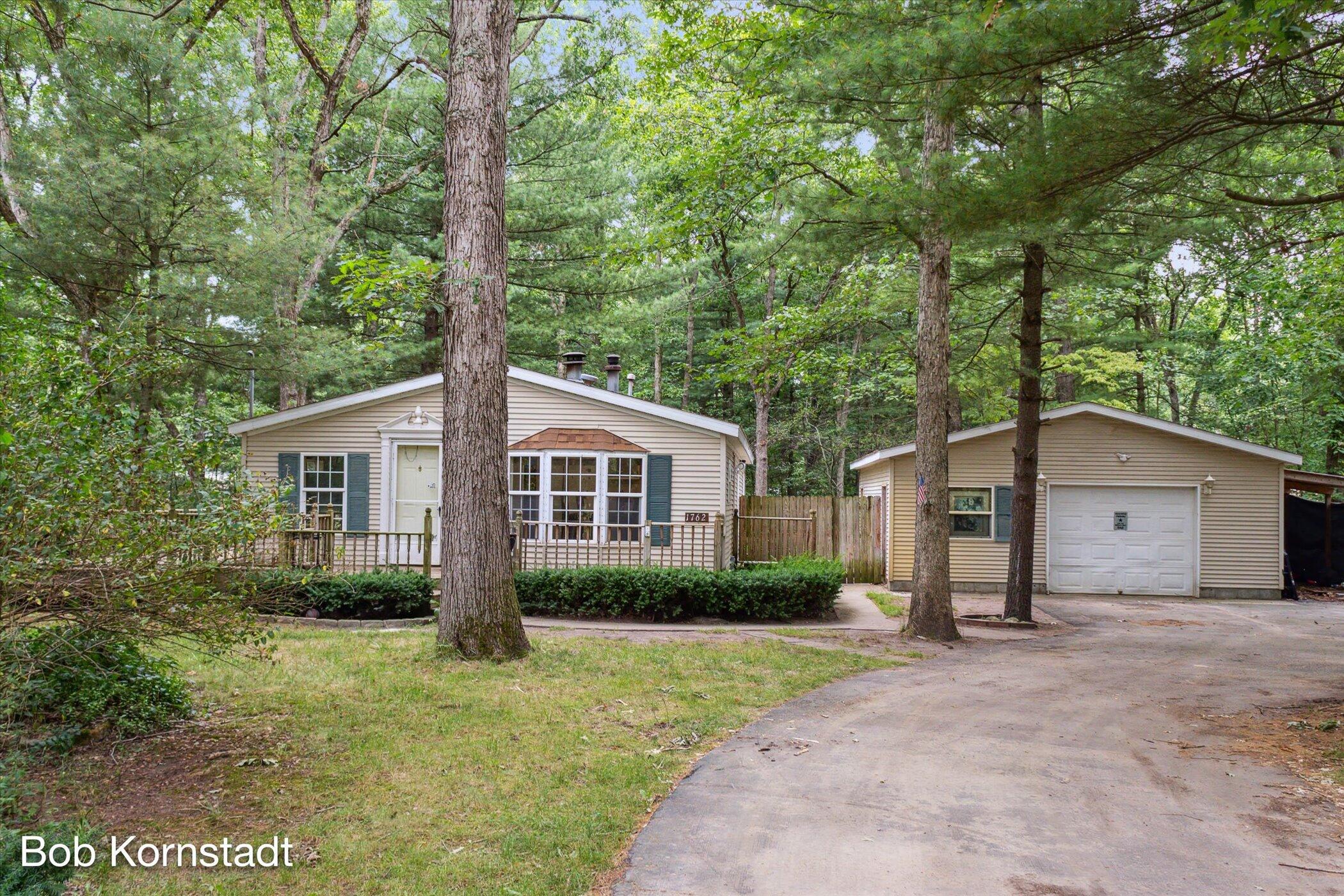 1762 Allen Road Allegan, MI 49010 - Photo 4 of 34 04-04-1762-Allen-Rd-Allegan-MI-49010-Win