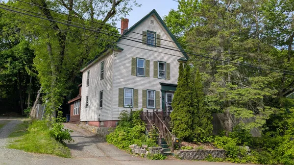 $129,900 | 40 Walter Street, Bangor, ME 04401