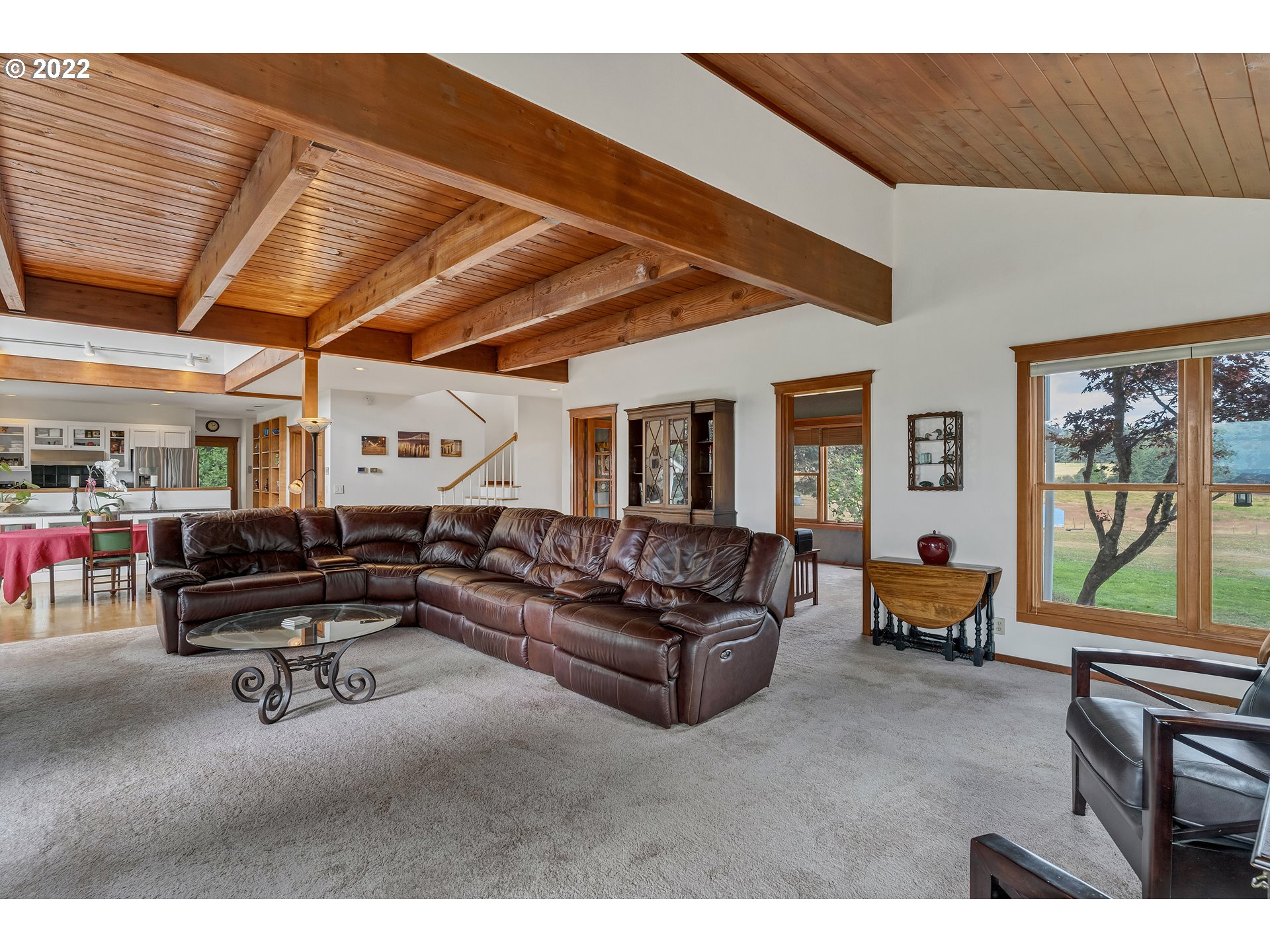 86835 R.R. Baker Road Springfield, OR 97478 - Photo 13 of 32 a living room with furniture and a large window