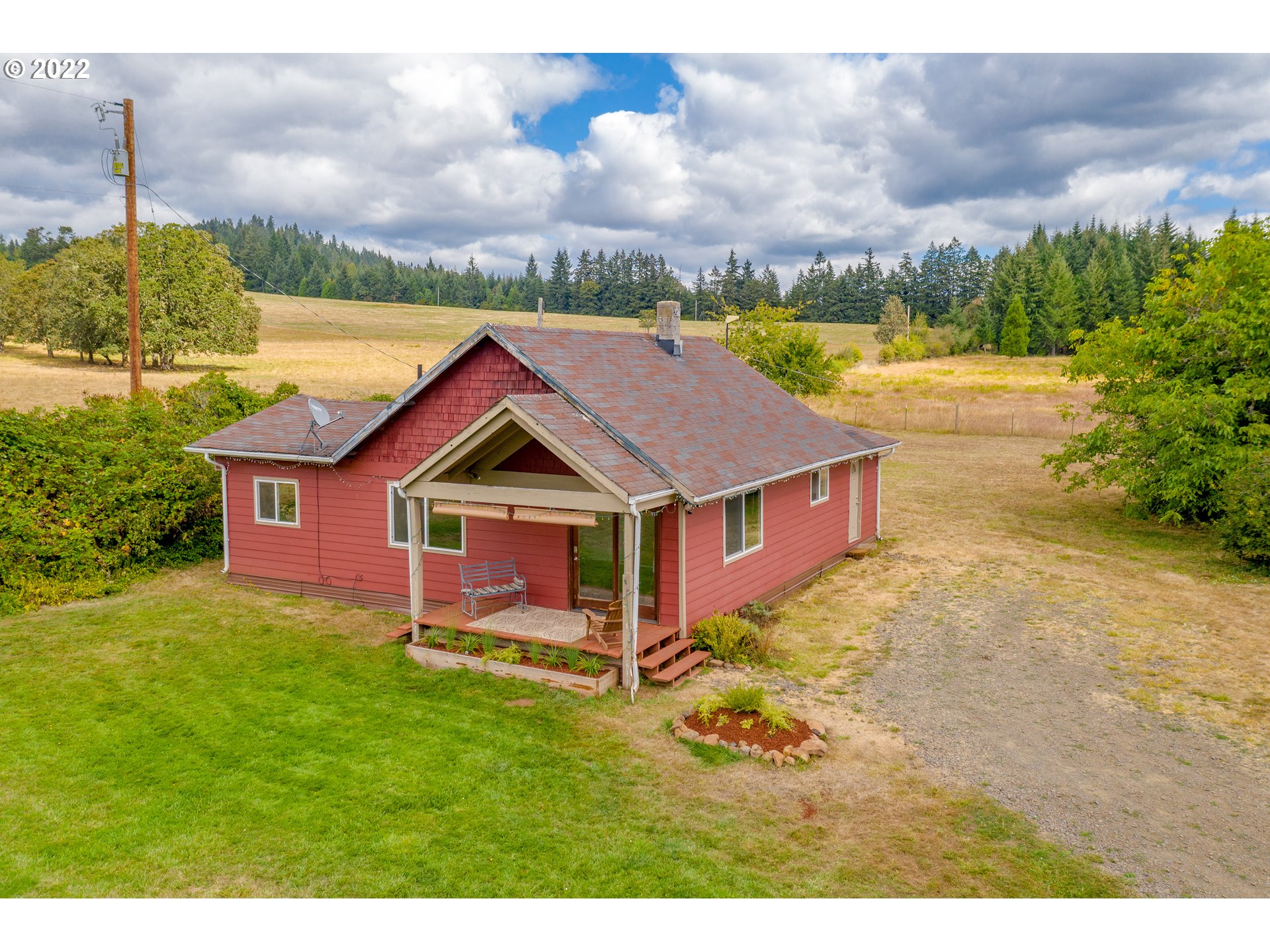 86835 R.R. Baker Road Springfield, OR 97478 - Photo 4 of 32 a view of a house with a yard