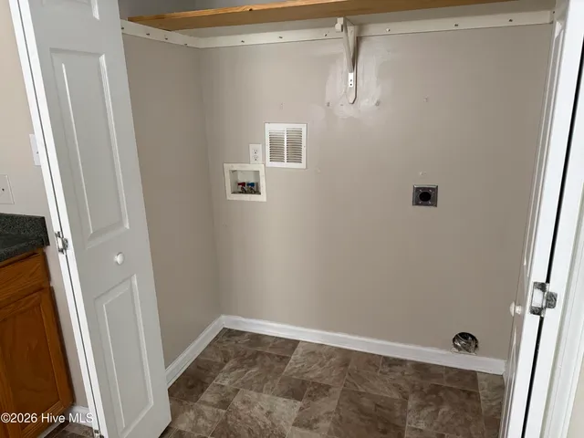 $1,250 | 122 Short Street, Beaufort, NC 28516