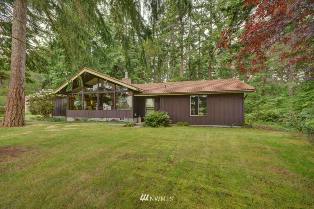 1092 West Waterloo Road Oak Harbor, WA 98277 - Photo 1 of 25 Gallery Image 1