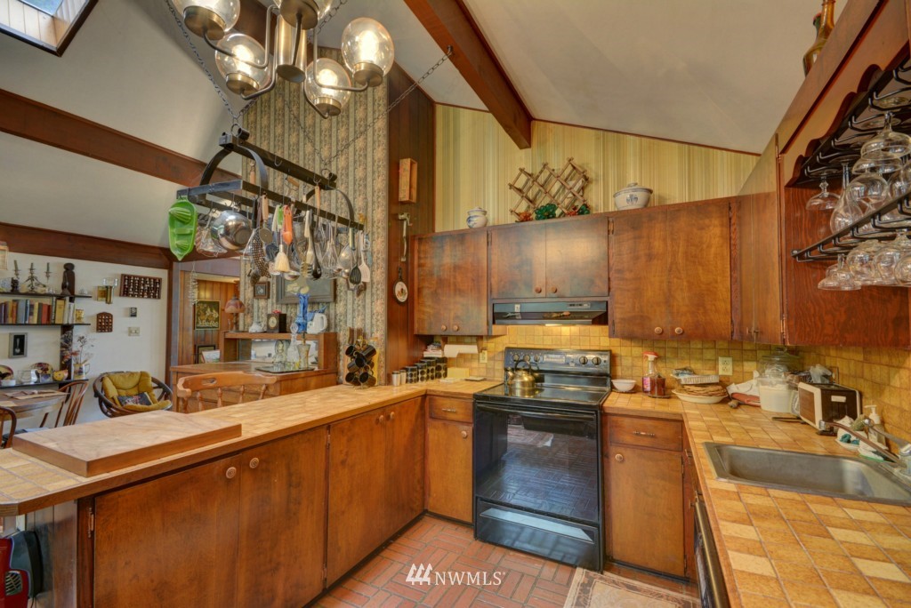 1092 West Waterloo Road Oak Harbor, WA 98277 - Photo 2 of 25 Gallery Image 2