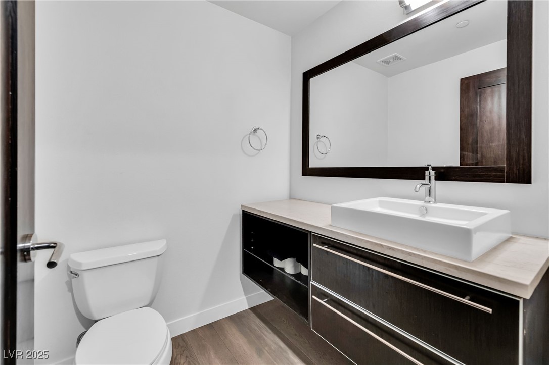 8925 West Flamingo Road, Unit 201 Las Vegas, NV 89147 - Photo 24 of 47 Half Bath