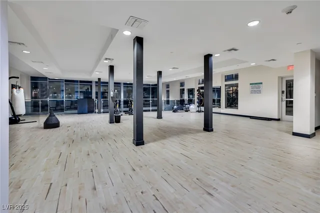 $2,000 | 8925 West Flamingo Road, Unit 201, Las Vegas, NV 89147