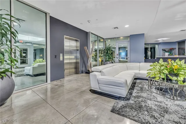 $2,000 | 8925 West Flamingo Road, Unit 201, Las Vegas, NV 89147