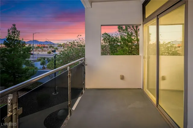 $2,000 | 8925 West Flamingo Road, Unit 201, Las Vegas, NV 89147