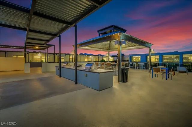 $2,000 | 8925 West Flamingo Road, Unit 201, Las Vegas, NV 89147