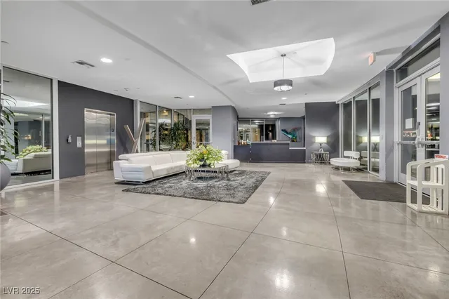 $2,000 | 8925 West Flamingo Road, Unit 201, Las Vegas, NV 89147