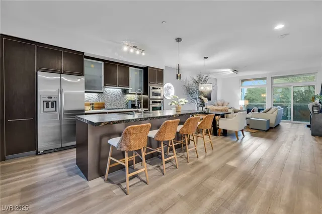 $2,000 | 8925 West Flamingo Road, Unit 201, Las Vegas, NV 89147