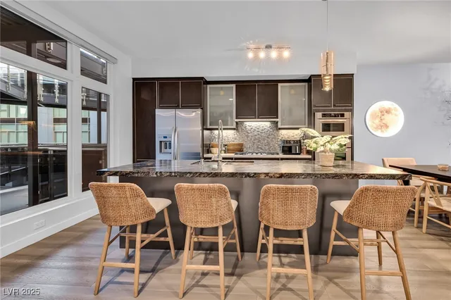 $2,000 | 8925 West Flamingo Road, Unit 201, Las Vegas, NV 89147