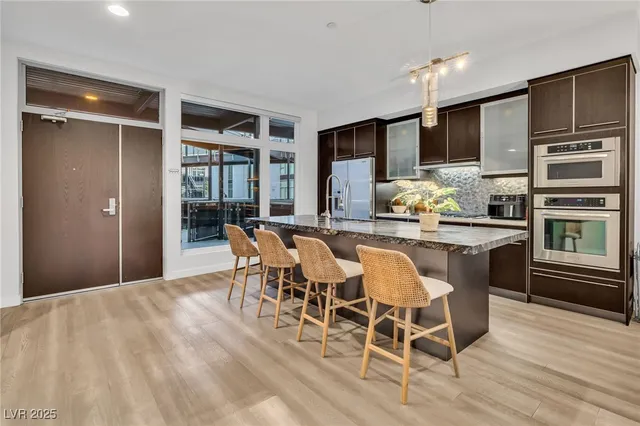 $2,000 | 8925 West Flamingo Road, Unit 201, Las Vegas, NV 89147