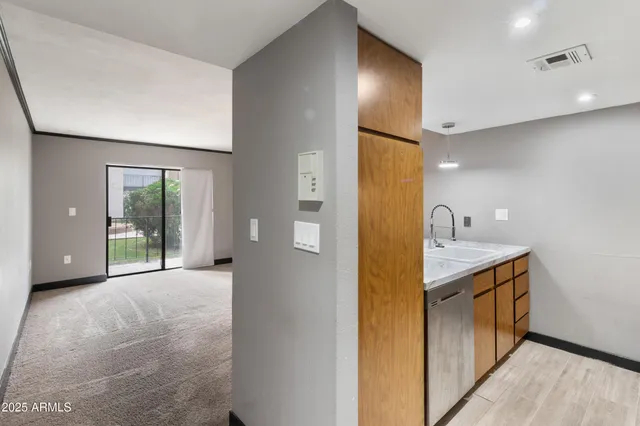 $148,000 | 3033 East Devonshire Avenue, Unit 1016, Phoenix, AZ 85016