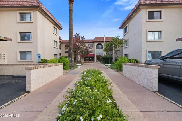 $148,000 | 3033 East Devonshire Avenue, Unit 1016, Phoenix, AZ 85016