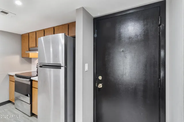 $148,000 | 3033 East Devonshire Avenue, Unit 1016, Phoenix, AZ 85016