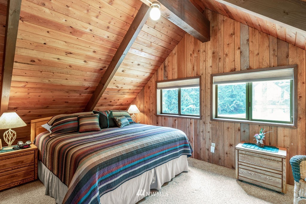 650 Frank Smith Road Toutle, WA 98649 - Photo 34 of 37 a bedroom with a bed and a window