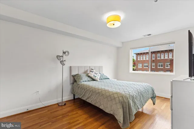 a view of a livingroom with furniture