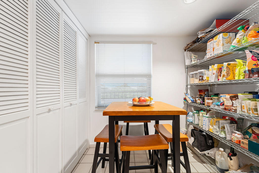 356 Golfview Road, Unit 505 North Palm Beach, FL 33408 - Photo 6 of 30 356golfview505NPB6-1