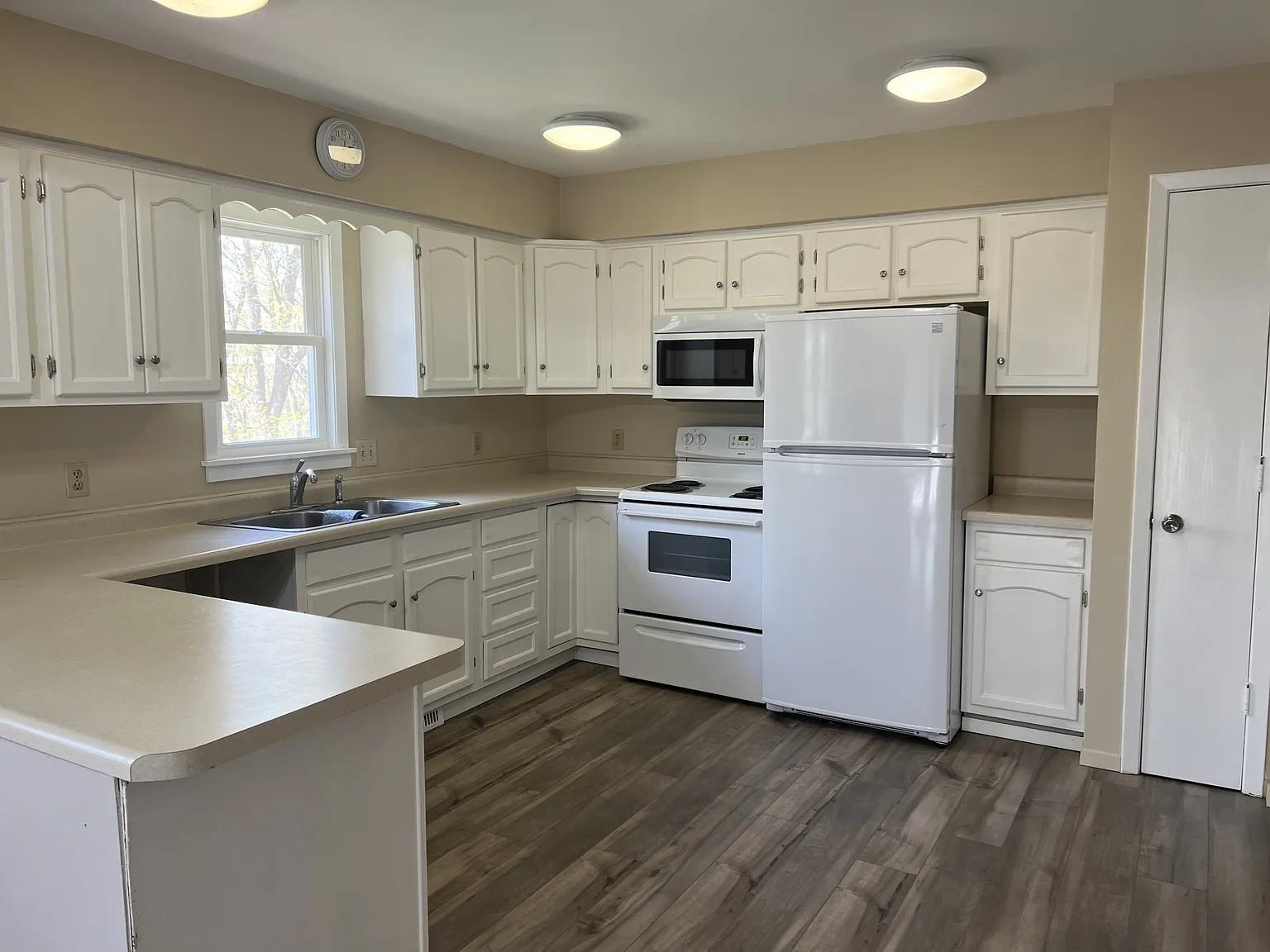 253 Tower Heights Court Prescott, WI 54021 - Photo 3 of 23