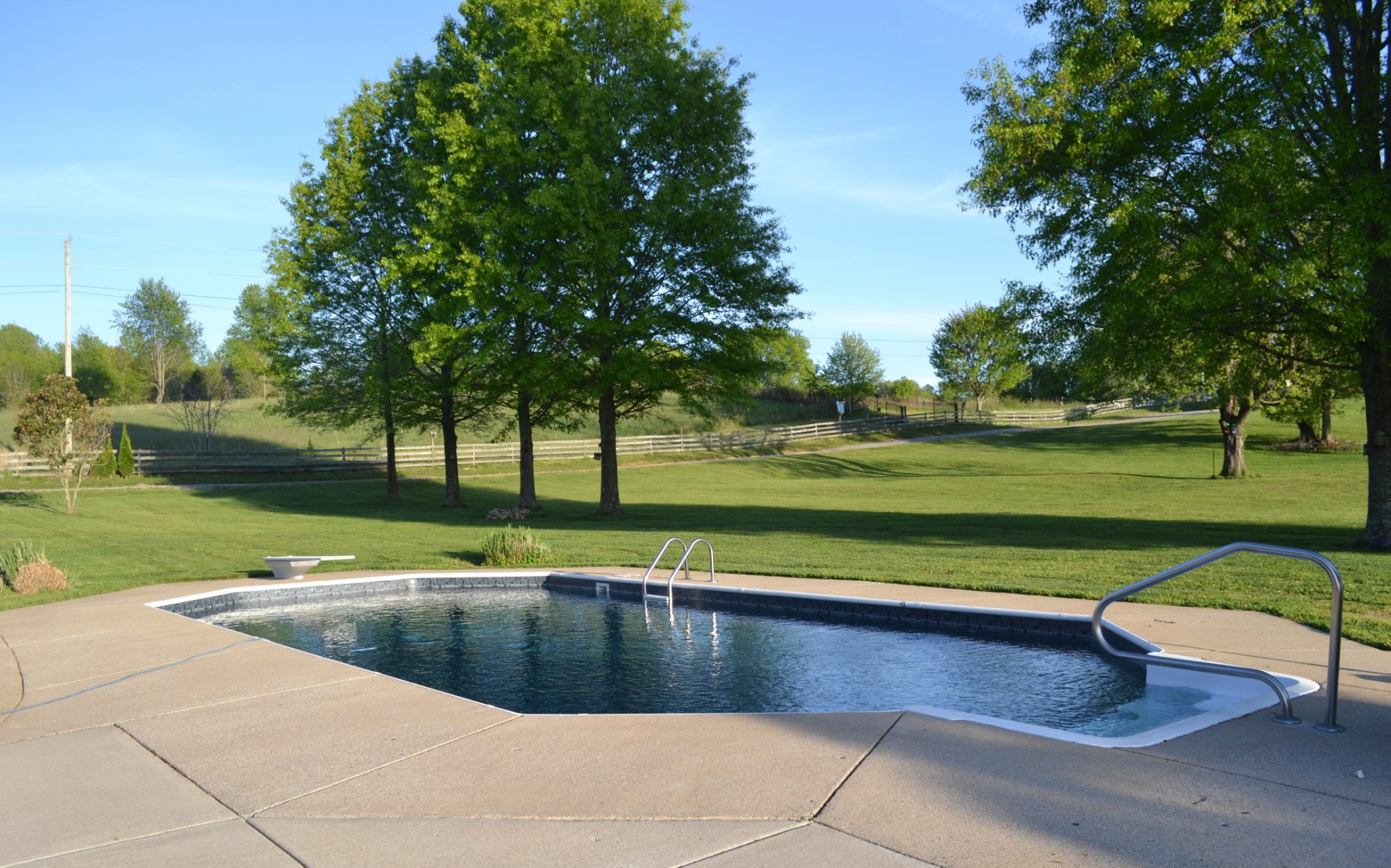 7015 Bethlehem Road Springfield, TN 37172 - Photo 6 of 10 a view of a swimming pool and a garden