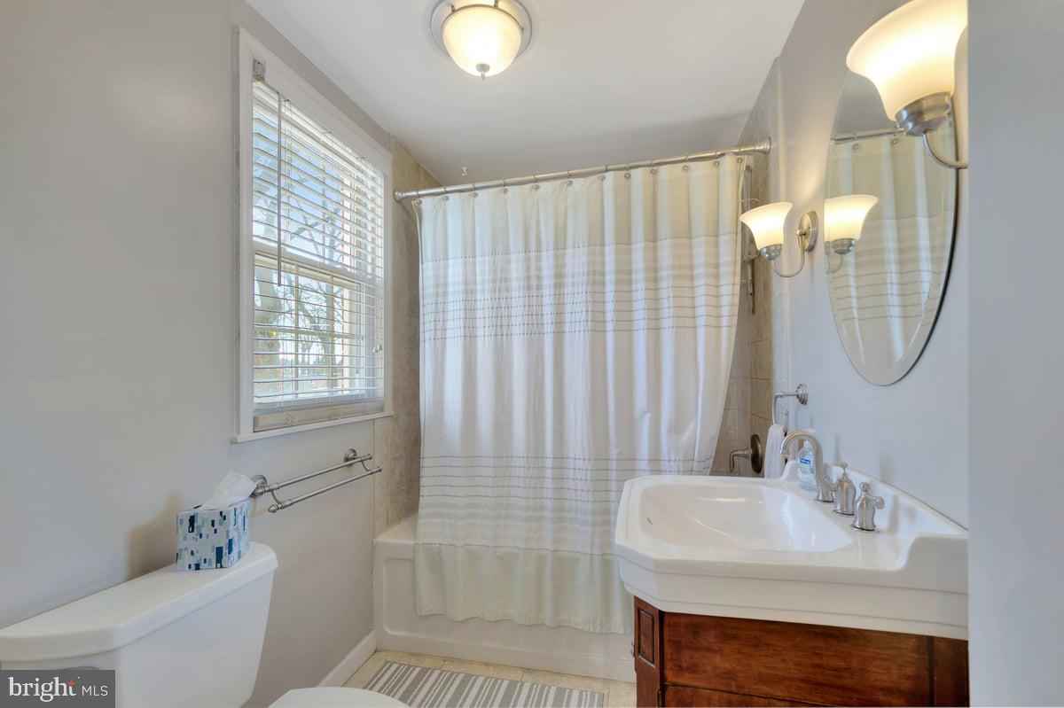 18 Hurst Road Wilmington, DE 19803 - Photo 22 of 27 Main Bathroom