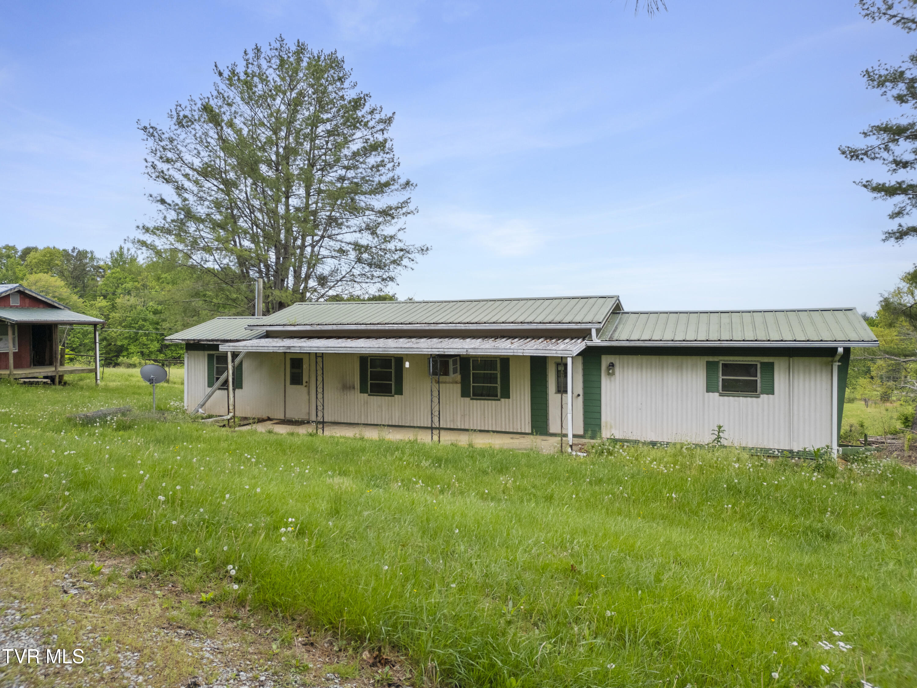400 Union Chapel Road Afton, TN 37616 - Photo 6 of 24 DJI_0166