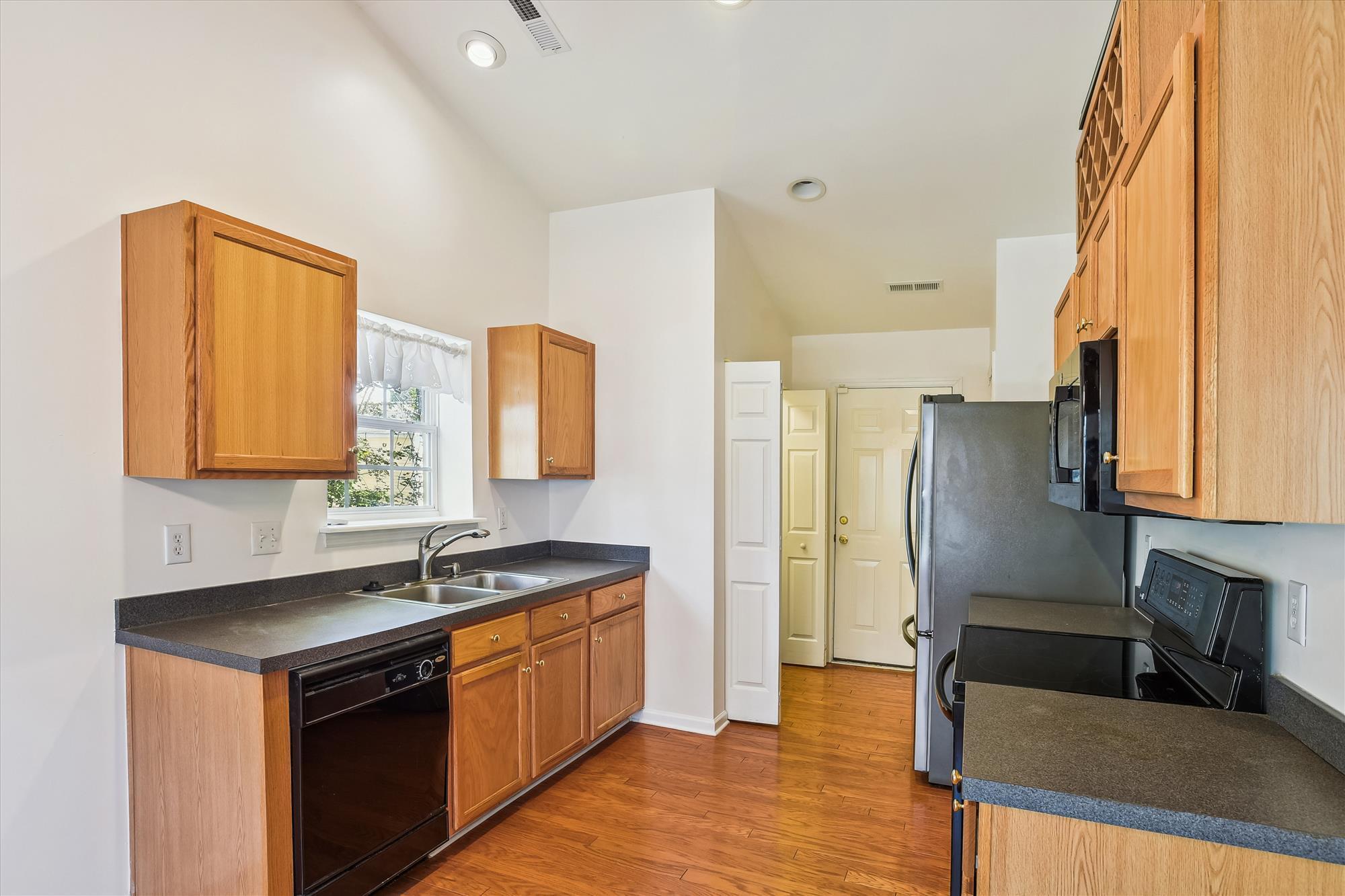 4872 Oak Leaf Road Summerville, SC 29485 - Photo 15 of 44 main level-kitchen-_dsc1081