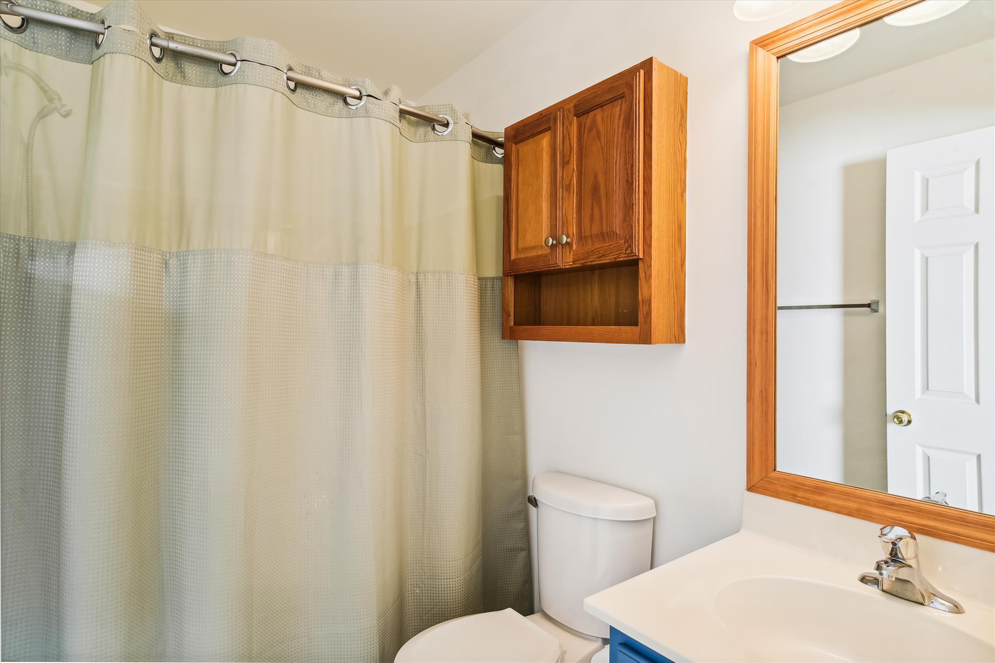 4872 Oak Leaf Road Summerville, SC 29485 - Photo 26 of 44 main level-bath-_dsc1191