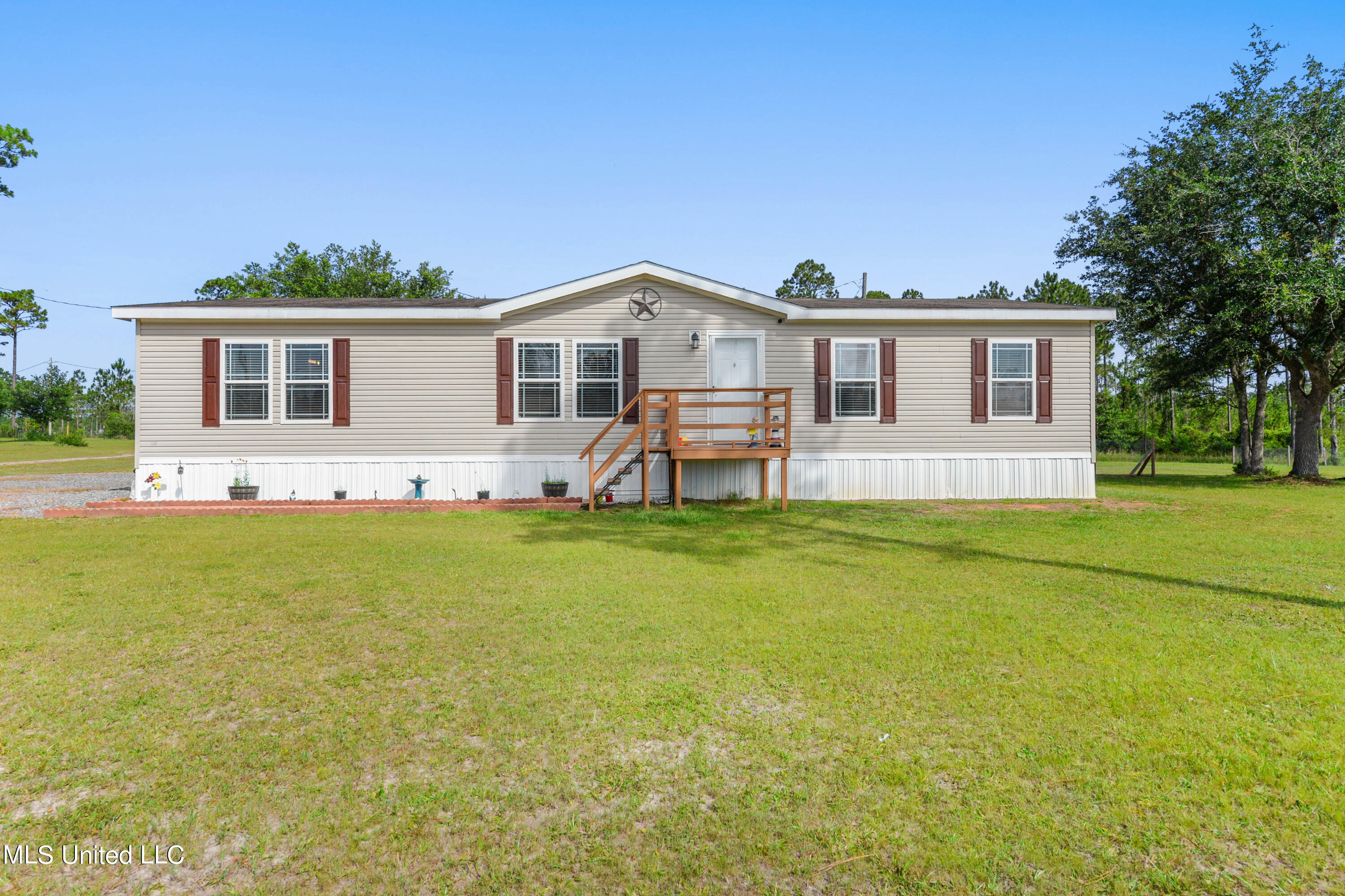 12901 Ridgeland Road Vancleave, MS 39565 - Photo 1 of 35 001